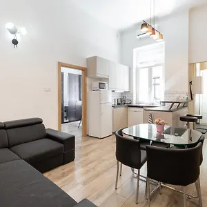 D78 Dohany Budapest