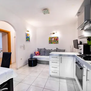 Apartment Happy In Center 10 Min Walk From Bacvice, Split