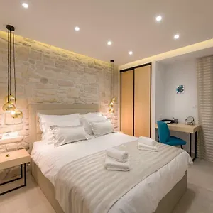 Apartment Lyra, Split